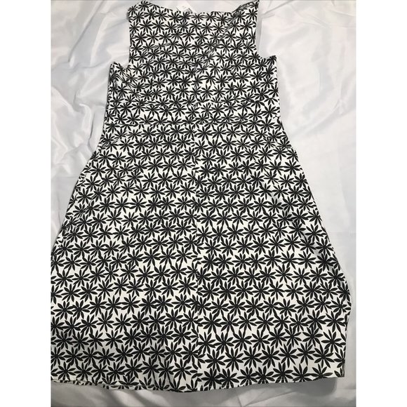 New Spense Black And White Floral Woman’s V-Neck Dress size 16 With Stretch - Picture 8 of 12